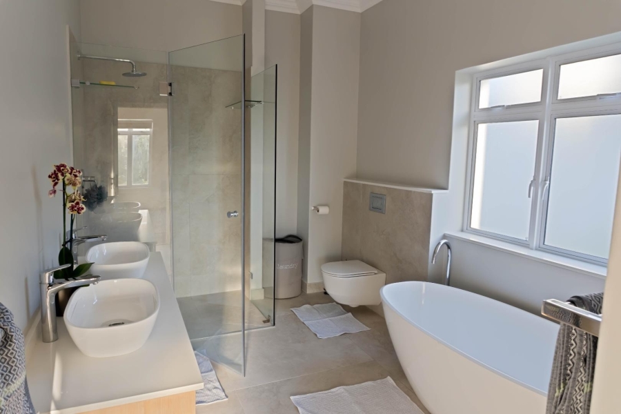 5 Bedroom Property for Sale in Val De Vie Estate Western Cape